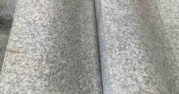 陕西芙蓉白S型拉丝面路沿石