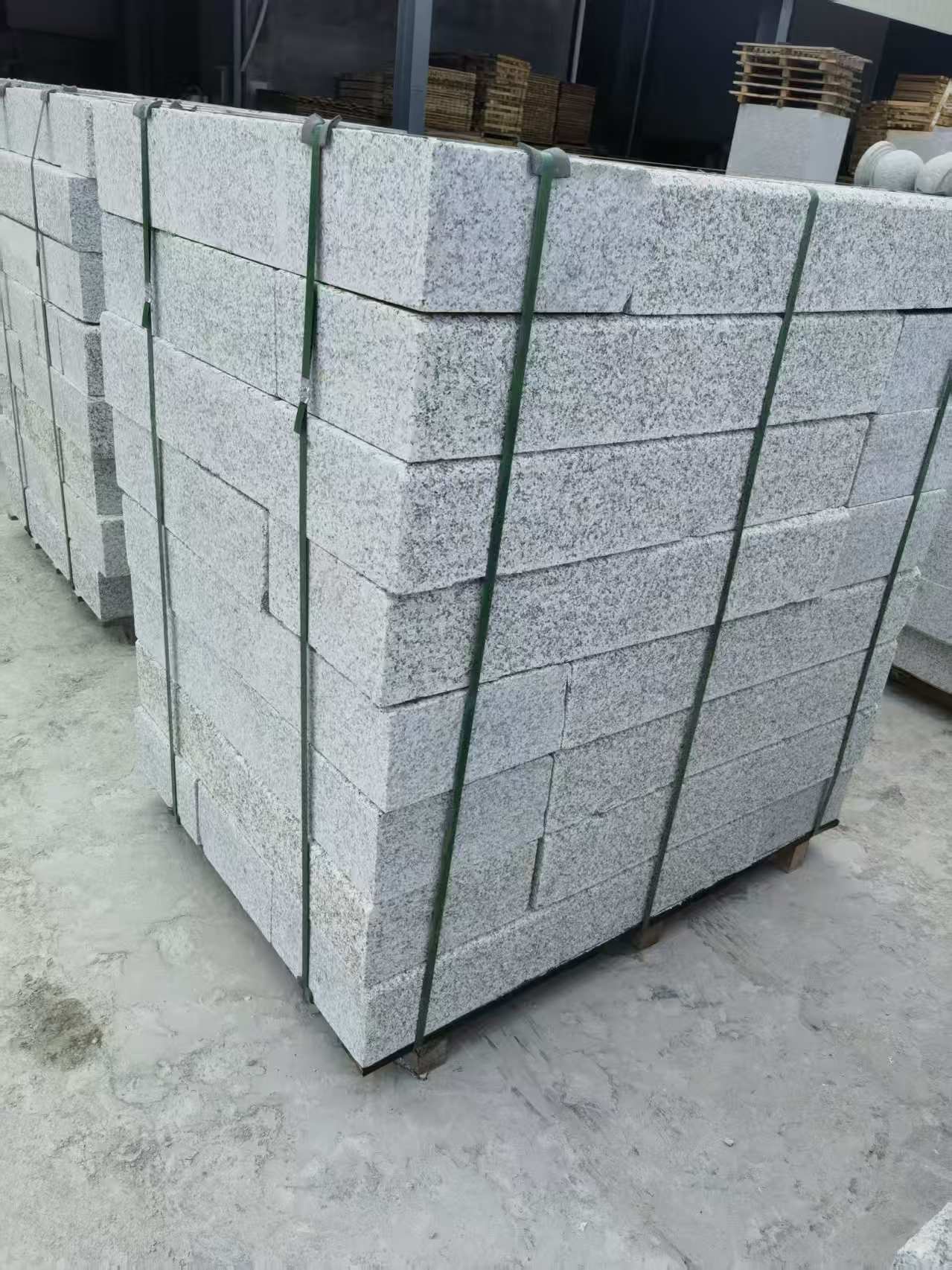 陕西 芙蓉白火烧两面路沿石