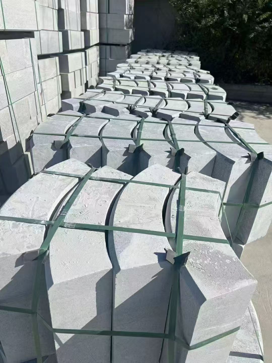 陕西 芝麻灰弧形路沿石