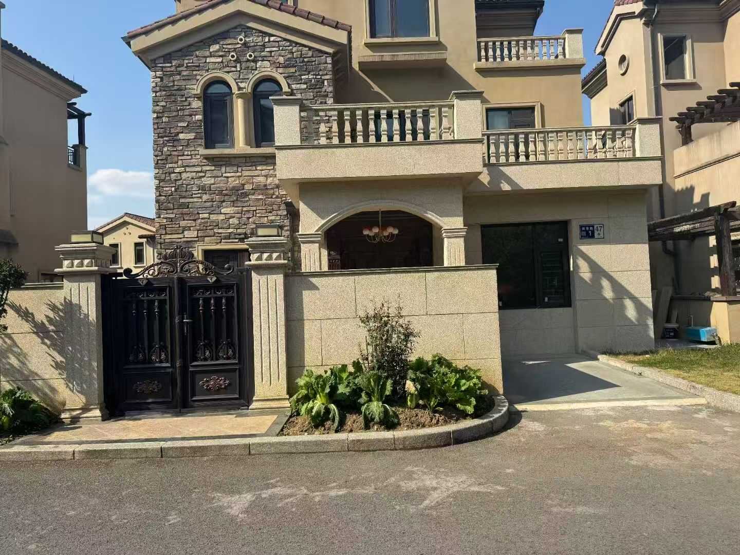 陕西黄金麻别墅干挂效果展示