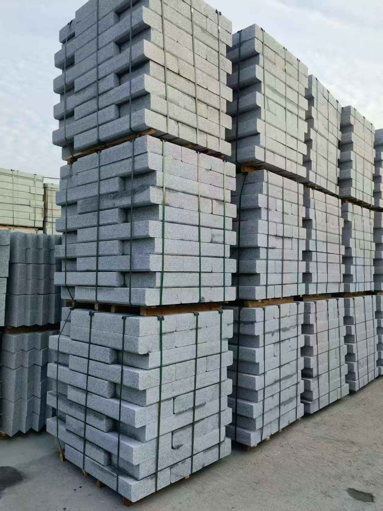 陕西 路沿石（路侧石），颜色一致，尺寸标准