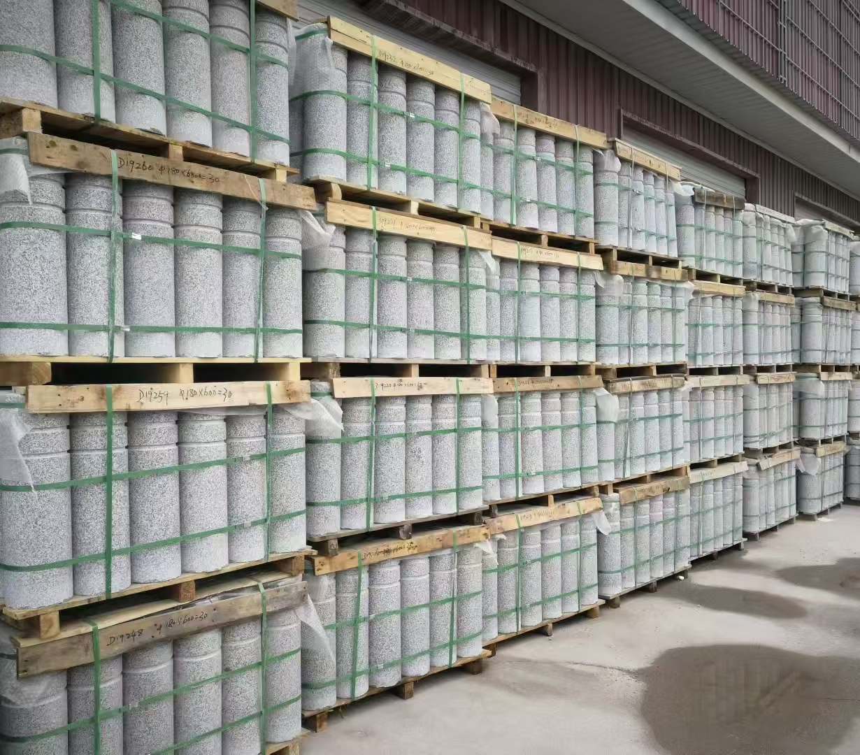 陕西 芝麻白挡车柱、阻车桩、隔离柱