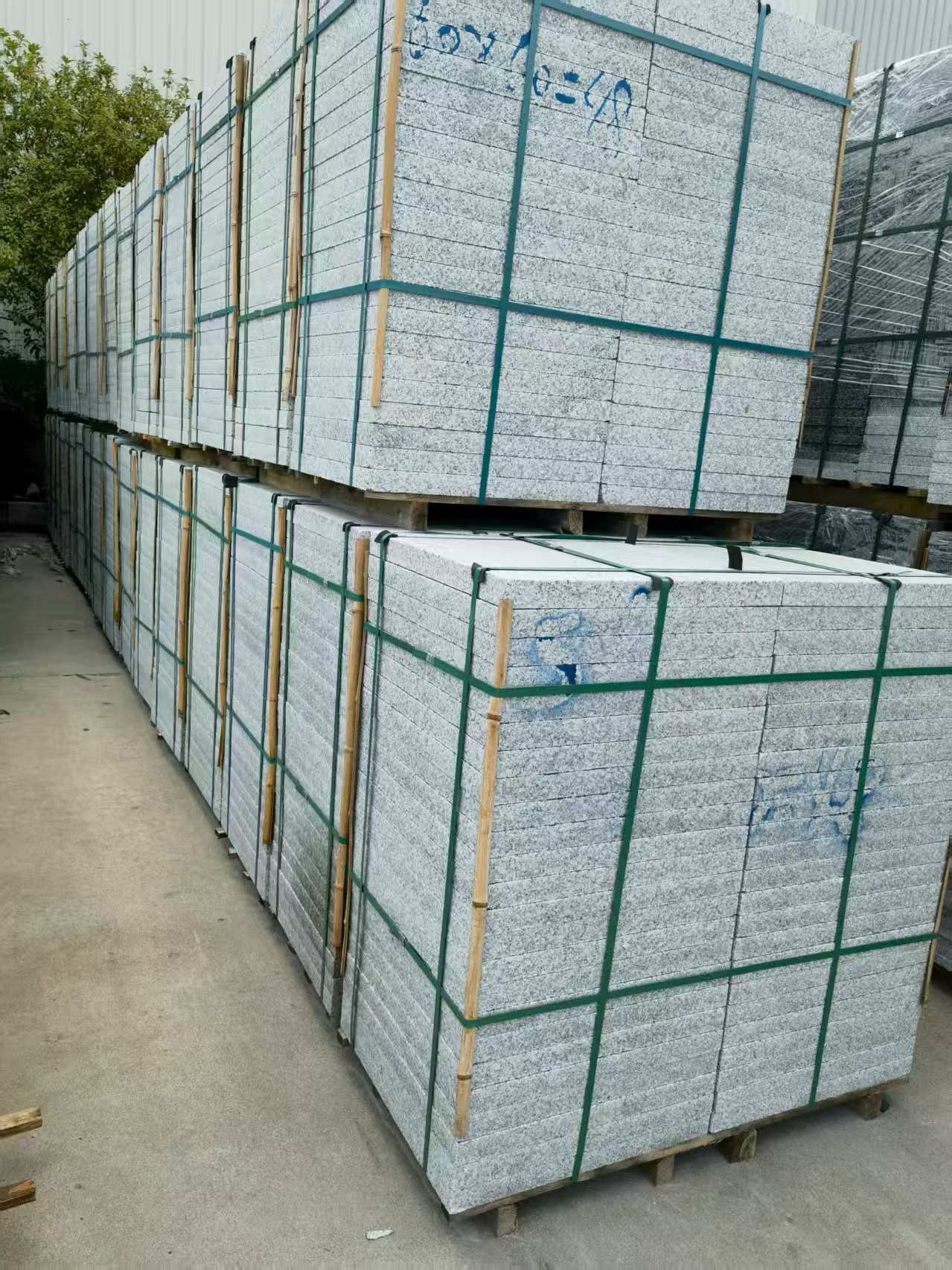 陕西 大花芙蓉白火烧成品，市政园林广场地铺石