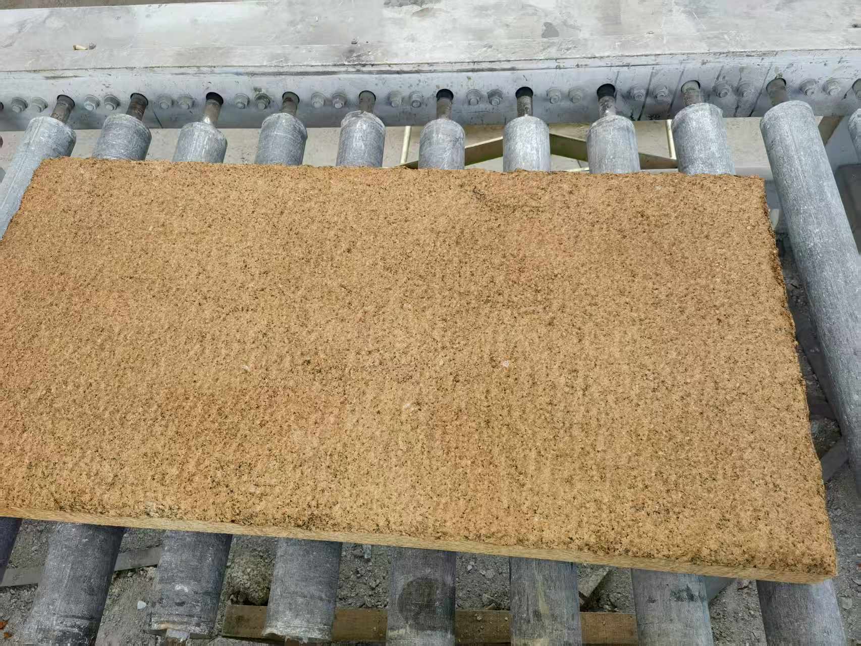 陕西 菠萝面老石板，做旧仿古石，流水线生产加工